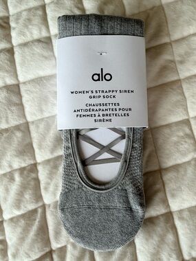 ALO Yoga Women's Strappy Siren Grip Sock - Athletic Heather Grey S/M (5-7.5)